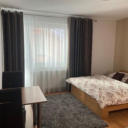 Apartmanovy Dom Adriana ツベレツ エクステリア 写真