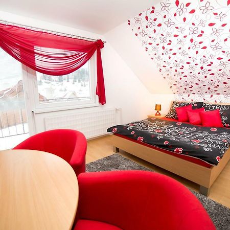 Apartmanovy Dom Adriana ツベレツ エクステリア 写真