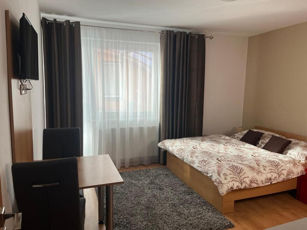 Apartmanovy Dom Adriana ツベレツ エクステリア 写真